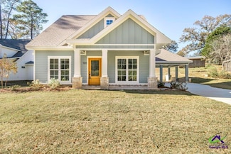 905 Massee Ln, Perry, GA 31069