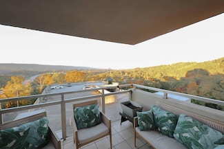 1131 Stringers Ridge Rd, Chattanooga, TN 37405