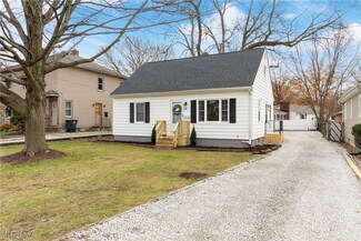 2414 Triplett Blvd, Akron, OH 44312