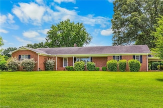 300 E Lee Ave, Yadkinville, NC 27055