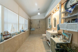 711 Powell Dr, Niceville, FL 32578