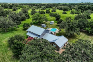 528 E Us Highway 290, Carmine, TX 78932