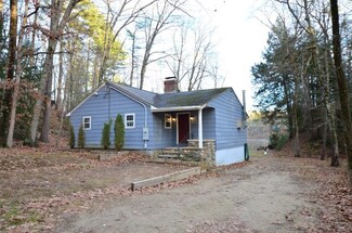 657 Long Shores Dr, Barrington, NH 03825