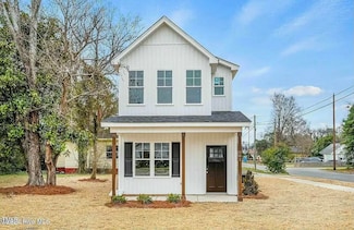 104 W Oak St, Goldsboro, NC 27530