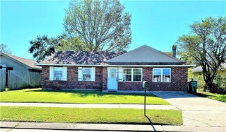 2945 Mount Blanc Dr, Marrero, LA 70072