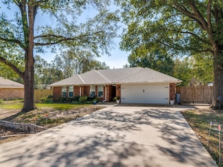 1208 Highland Dr, Quitman, TX 75783