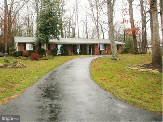 18506 Cabin Rd, Triangle, VA 22172