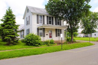 84 Walnut St, Peebles, OH 45660