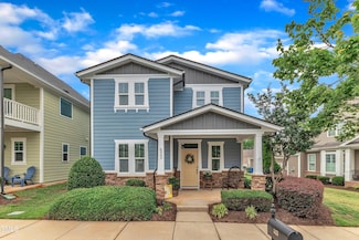 533 Duchart Ln, Fuquay Varina, NC 27526