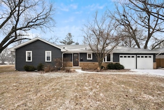 276 Abbotsford Ct, Glen Ellyn, IL 60137