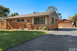 311 Brown St, Wauconda, IL 60084