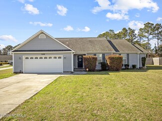 108 Blue Haven Dr, Hubert, NC 28539