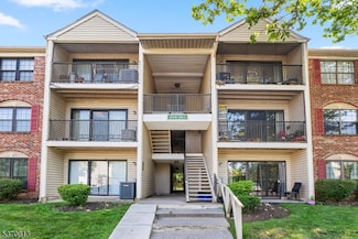 255 Hampshire Ct Unit D2, Piscataway, NJ 08854