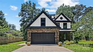 5511 Milhaven Ln, Charlotte, NC 28269
