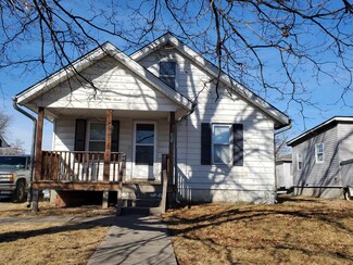 467 W Jackson St, Marshall, MO 65340