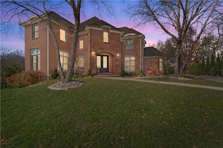 200 SE Hackamore Dr, Lees Summit, MO 64082