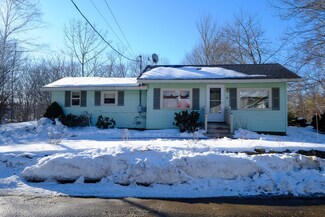 38 School St, Boothbay Harbor, ME 04538