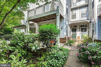 13 Crusader Ct, Germantown, MD 20874