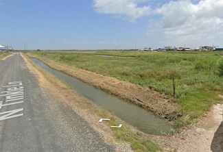 1266 N Tinkle Ln, Bolivar Peninsula, TX 77650