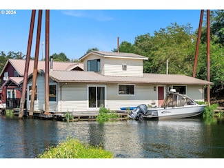 1701 Clackamette Dr Unit 3, Oregon City, OR 97045