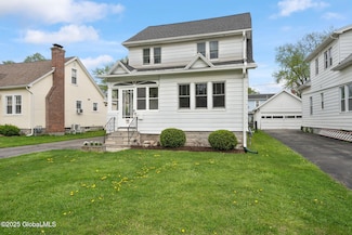98 Crescent Dr, Albany, NY 12208