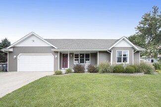 1002 Barton St, Otsego, MI 49078