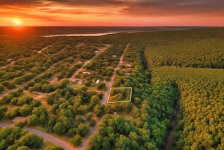 N Walnut Dr, Trinity, TX 75862