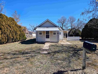 1316 Orchard St, Hutchinson, KS 67501