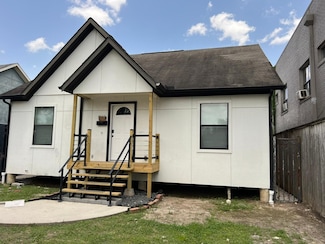 1904 Davis St, Houston, TX 77026