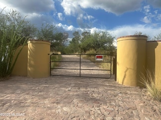 887 E Roper Rd, Nogales, AZ 85621