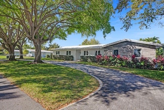 13800 SW 72nd Ct, Palmetto Bay, FL 33158