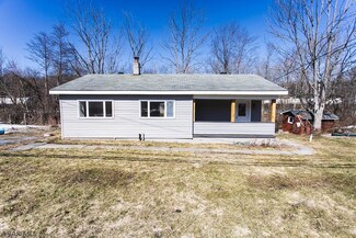 14372 S Eagle Valley Rd, Tyrone, PA 16686