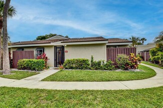 174 Meadows Dr, Boynton Beach, FL 33436