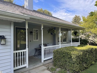 4925 Ridge Crest Rd, Williamsburg, MI 49690