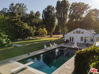 1520 Bonnell Dr, Topanga, CA 90290
