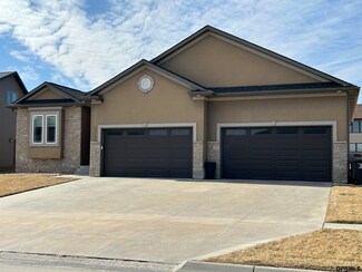 9105 S 31 St, Lincoln, NE 68516