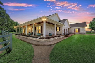 465 Austin Hines Dr, China Spring, TX 76633