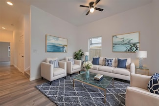 9003 Hilda St, Houston, TX 77033