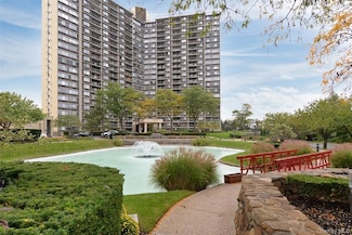 2 Bay Club Dr Unit 6D, Bayside, NY 11360