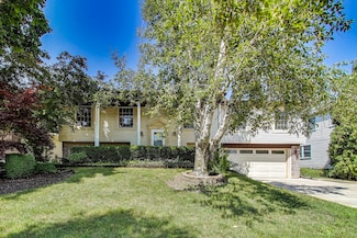 220 Stonegate Rd, Buffalo Grove, IL 60089