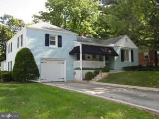 311 S 10th St, Akron, PA 17501