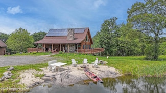 1 Green Mountain Place, Roaring Brook Township, PA 18444