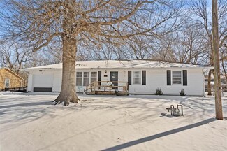 19865 S Chestnut St, Spring Hill, KS 66083