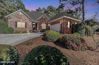 135 Steeplechase Way, Southern Pines, NC 28387