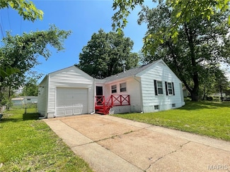 261 Cameron Rd, Saint Louis, MO 63137