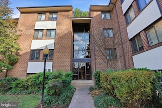 1552 Northgate Square Unit 12B, Reston, VA 20190
