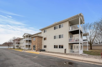 875 Bahls Dr Unit 207, Hastings, MN 55033
