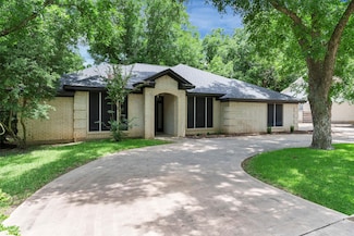 8921 N Longwood Dr, Granbury, TX 76049