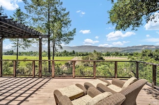 522 Meadowood Ln, Saint Helena, CA 94574