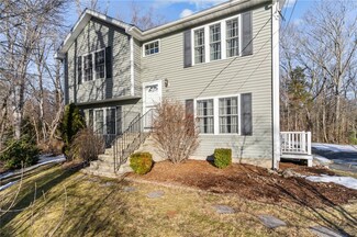 485 Knotty Oak Rd, Coventry, RI 02816